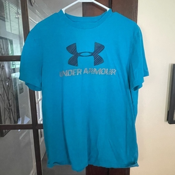 Under Armour Men’s Athletic Shirt Sz Medium Loose fit 🔥Like New🔥 - Picture 2 of 3
